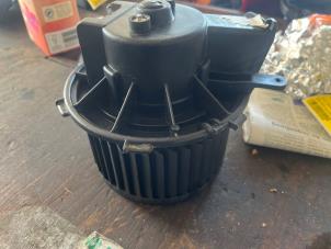Gebruikte Kachel Ventilatiemotor Fiat Ducato (250) 2.2 D 100 Multijet Euro 4 Prijs € 52,50 Margeregeling aangeboden door van de Bunte Teuge B.V.