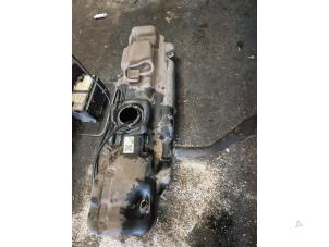 Gebruikte Brandstoftank Mercedes Sprinter 3,5t (906.63) 316 CDI 16V Prijs € 105,00 Margeregeling aangeboden door van de Bunte Teuge B.V.