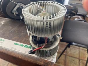 Gebruikte Blower BMW X3 (E83) 2.0d 16V Prijs € 73,50 Margeregeling aangeboden door van de Bunte Teuge B.V.