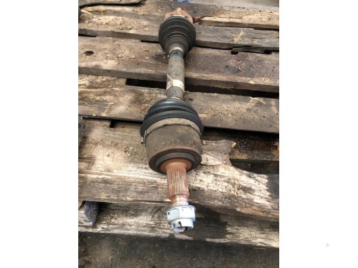 Gebruikte Steekas links-voor Alfa Romeo Giulietta (940) 1.4 TB 16V MultiAir Prijs € 157,50 Margeregeling aangeboden door van de Bunte Teuge B.V.