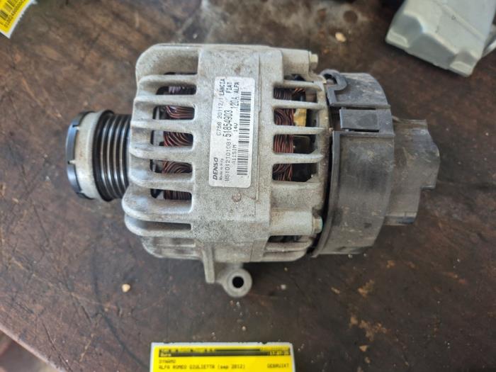 Gebruikte Dynamo Alfa Romeo Giulietta (940) 1.4 TB 16V MultiAir Prijs € 73,50 Margeregeling aangeboden door van de Bunte Teuge B.V.