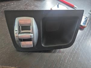 Gebruikte Handrem schakelaar Alfa Romeo Giulietta (940) 1.4 TB 16V MultiAir Prijs € 47,25 Margeregeling aangeboden door van de Bunte Teuge B.V.