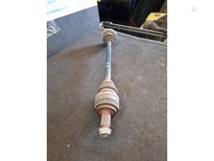 Gebruikte Aandrijfas rechts-achter BMW 3 serie Touring (E91) 318d 16V Prijs € 52,50 Margeregeling aangeboden door van de Bunte Teuge B.V.