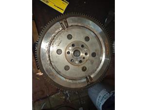 Gebruikte Vliegwiel dubbele massa Fiat 500 Abarth Prijs € 105,00 Margeregeling aangeboden door van de Bunte Teuge B.V.