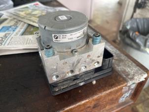 Gebruikte ABS Pomp BMW 3 serie Touring (F31) 320d 2.0 16V Prijs € 262,50 Margeregeling aangeboden door van de Bunte Teuge B.V.