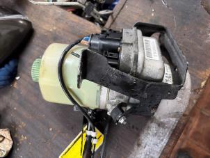 Gebruikte Servopomp Volkswagen Polo V (6R) 1.4 16V Prijs € 131,25 Margeregeling aangeboden door van de Bunte Teuge B.V.