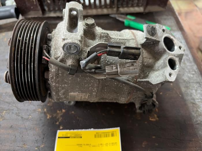 Gebruikte Aircopomp Renault Megane IV (RFBB) 1.2 Energy TCE 100 Prijs € 131,25 Margeregeling aangeboden door van de Bunte Teuge B.V.