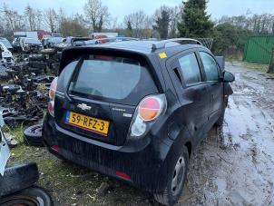 Gebruikte Achterbumper Chevrolet Spark (M300) 1.0 16V Bifuel Prijs € 105,00 Margeregeling aangeboden door van de Bunte Teuge B.V.