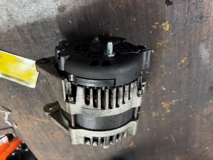 Gebruikte Dynamo Chevrolet Spark (M300) 1.0 16V Bifuel Prijs € 52,50 Margeregeling aangeboden door van de Bunte Teuge B.V.
