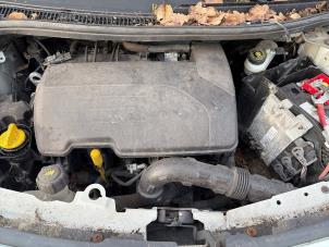 Gebruikte Versnellingsbak Renault Twingo II (CN) 1.2 16V Prijs € 367,50 Margeregeling aangeboden door van de Bunte Teuge B.V.