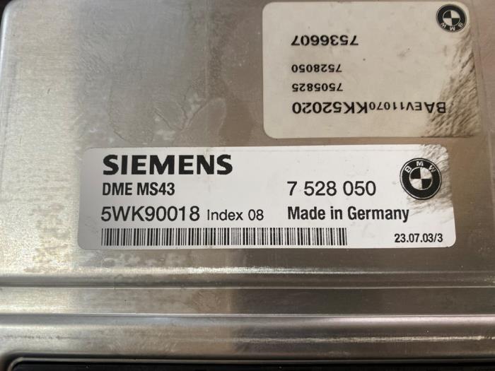 Computer Motormanagement van een BMW 3 serie (E46/4) 320i 24V 2003