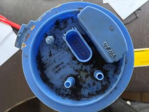 Gebruikte Benzinepomp Volkswagen Golf Plus (5M1/1KP) 1.6 FSI 16V Prijs € 52,50 Margeregeling aangeboden door van de Bunte Teuge B.V.