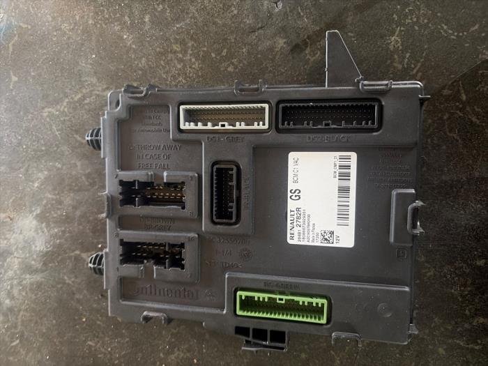 Gebruikte Computer Body Control Renault Megane IV (RFBB) 1.2 Energy TCE 100 Prijs € 236,25 Margeregeling aangeboden door van de Bunte Teuge B.V.
