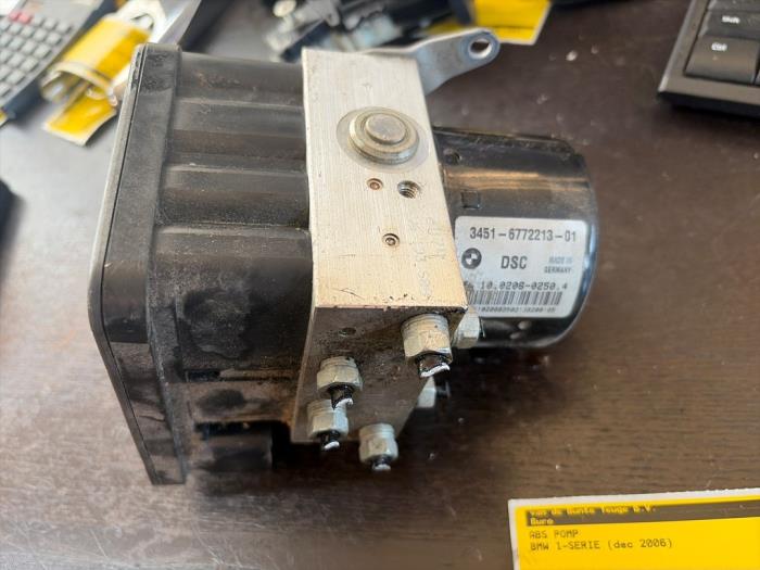 Gebruikte ABS Pomp BMW 1 serie (E87/87N) 120d 16V Prijs € 105,00 Margeregeling aangeboden door van de Bunte Teuge B.V.