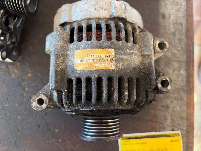 Gebruikte Alternator BMW Mini (R50/53) 1.6 16V Cooper Prijs € 73,50 Margeregeling aangeboden door van de Bunte Teuge B.V.