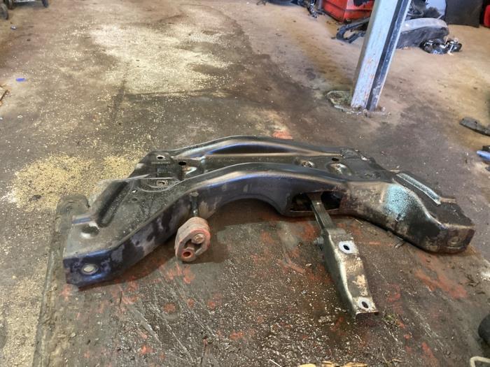 Gebruikte Subframe Seat Ibiza III (6L1) 1.2 12V Prijs € 42,00 Margeregeling aangeboden door van de Bunte Teuge B.V.
