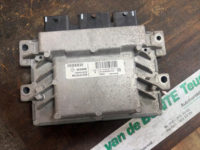 Gebruikte Computer Motormanagement Renault Twingo II (CN) 1.2 16V Prijs € 99,75 Margeregeling aangeboden door van de Bunte Teuge B.V.