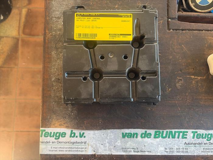 Gebruikte Computer Body Control Volkswagen Polo V (6R) 1.4 16V Prijs € 78,75 Margeregeling aangeboden door van de Bunte Teuge B.V.