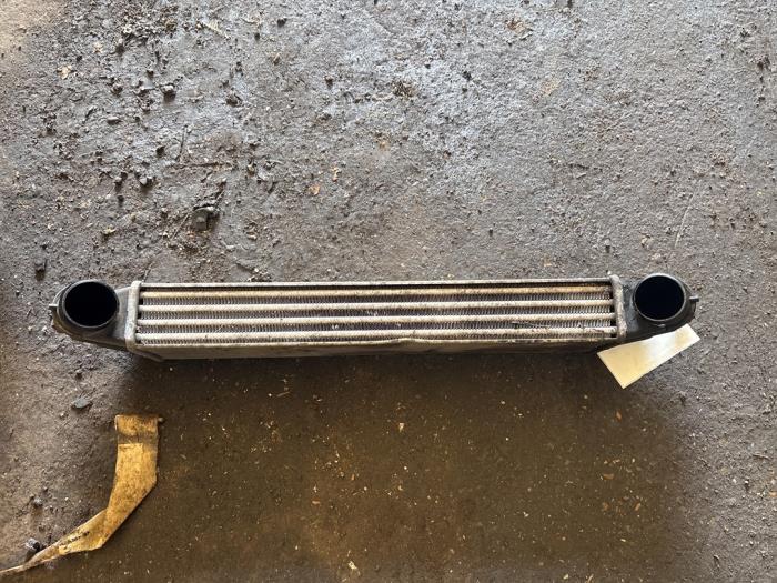 Gebruikte Intercooler Fiat Doblo Cargo (223) 1.9 JTD Prijs € 52,50 Margeregeling aangeboden door van de Bunte Teuge B.V.
