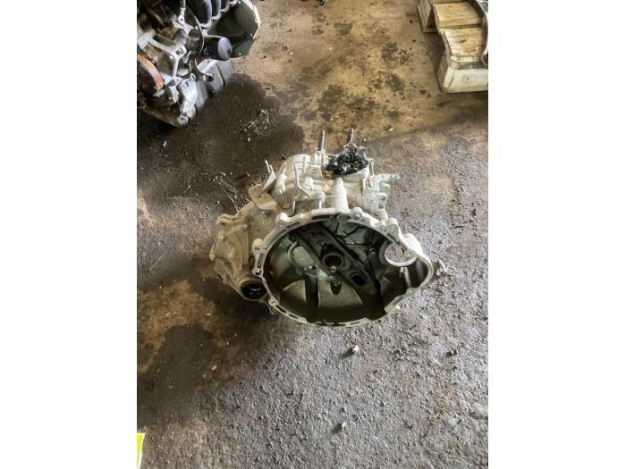 Gebruikte Versnellingsbak Mitsubishi Colt (Z2/Z3) 1.3 16V Prijs € 208,95 Margeregeling aangeboden door van de Bunte Teuge B.V.