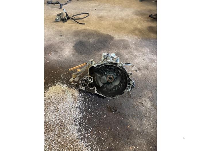 Gebruikte Versnellingsbak Opel Corsa D 1.4 Eco Prijs € 367,50 Margeregeling aangeboden door van de Bunte Teuge B.V.