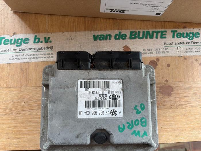 Gebruikte Computer Motormanagement Volkswagen Bora (1J2) 1.6 16V Prijs € 52,50 Margeregeling aangeboden door van de Bunte Teuge B.V.