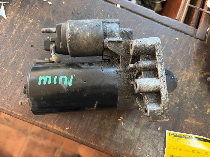 Gebruikte Startmotor Mini Mini (R56) 1.6 16V Cooper S Prijs € 47,25 Margeregeling aangeboden door van de Bunte Teuge B.V.