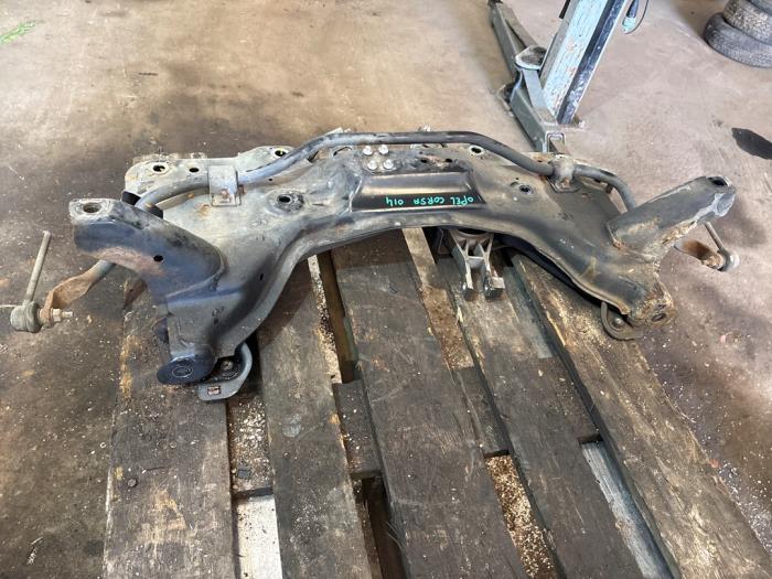 Gebruikte Subframe Opel Corsa D 1.4 Eco Prijs € 105,00 Margeregeling aangeboden door van de Bunte Teuge B.V.