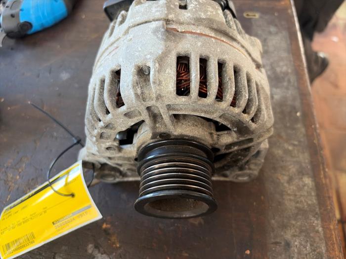 Gebruikte Dynamo Volkswagen Lupo (6X1) 1.4 16V 75 Prijs € 47,25 Margeregeling aangeboden door van de Bunte Teuge B.V.