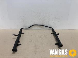 Gebruikte Injector brug Jeep Grand Cherokee (WG/WJ) 4.7i V-8 HO Prijs € 50,00 Margeregeling aangeboden door Van Gils Automotive