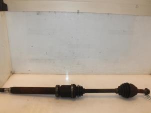 Gebruikte Aandrijfas rechts-voor Ford Focus 1 1.6 16V Prijs € 74,99 Margeregeling aangeboden door Van Gils Automotive