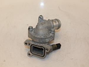 Gebruikte Thermostaathuis Kia Cee'd Sportswagon (JDC5) 1.6 CRDi 16V VGT Prijs € 76,00 Margeregeling aangeboden door Van Gils Automotive