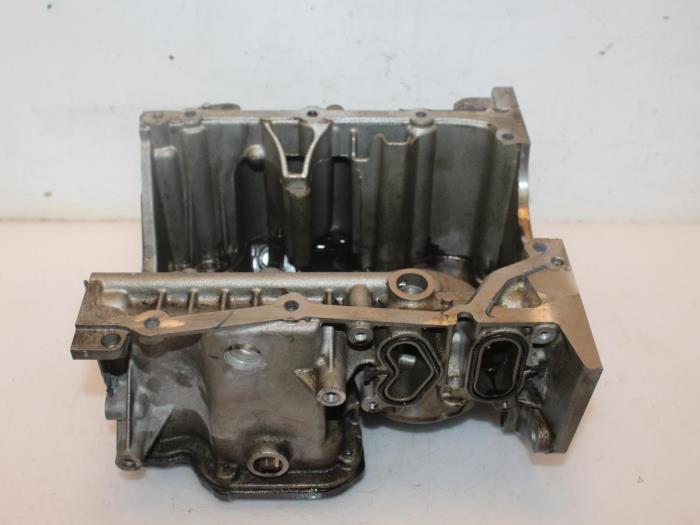 Gebruikte Carterpan Renault Clio IV (5R) 0.9 Energy TCE 90 12V Prijs € 88,00 Margeregeling aangeboden door Van Gils Automotive