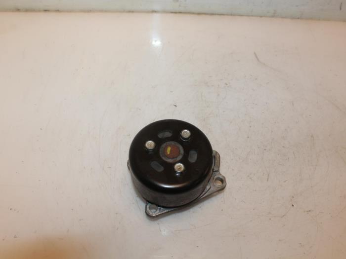 Gebruikte Waterpomp Renault Clio IV (5R) 0.9 Energy TCE 90 12V Prijs € 43,00 Margeregeling aangeboden door Van Gils Automotive