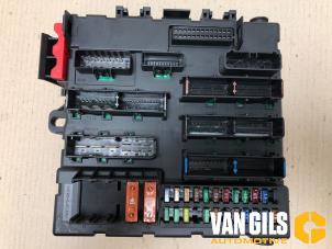 Gebruikte Zekeringkast Saab 9-3 II Sport Sedan (YS3F) 2.0t 16V Prijs € 75,00 Margeregeling aangeboden door Van Gils Automotive