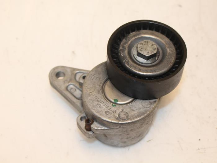 Gebruikte Spanner multiriem Volkswagen Golf VII (AUA) 1.6 TDI BlueMotion 16V Prijs € 30,00 Margeregeling aangeboden door Van Gils Automotive