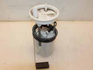 Gebruikte Benzinepomp Volkswagen Up! (121) 1.0 12V 75 Prijs € 45,00 Margeregeling aangeboden door Van Gils Automotive