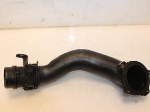 Gebruikte Intercooler Buis Mercedes E Estate (S212) E-220 CDI 16V BlueEfficiency Prijs € 30,00 Margeregeling aangeboden door Van Gils Automotive