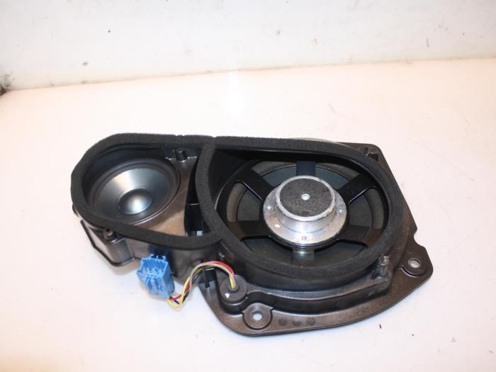 Gebruikte Speaker Mercedes CL (216) 5.5 CL-550 V8 32V Prijs € 76,00 Margeregeling aangeboden door Van Gils Automotive