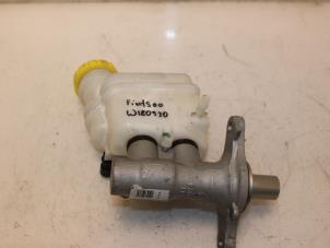 Gebruikte Hoofdremcilinder Fiat 500 (312) 0.9 TwinAir 80 Prijs € 30,00 Margeregeling aangeboden door Van Gils Automotive