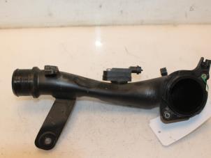 Gebruikte Intercooler Buis Fiat 500 (312) 0.9 TwinAir 80 Prijs € 37,00 Margeregeling aangeboden door Van Gils Automotive