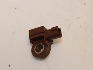 Gebruikte Airbag Sensor Landrover Range Rover IV (LG) 3.0 TDV6 24V Prijs € 36,30 Inclusief btw aangeboden door Van Gils Automotive