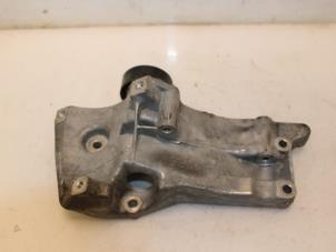 Gebruikte Aircopomp Steun Volkswagen Golf VI (5K1) 1.4 16V Prijs € 30,00 Margeregeling aangeboden door Van Gils Automotive