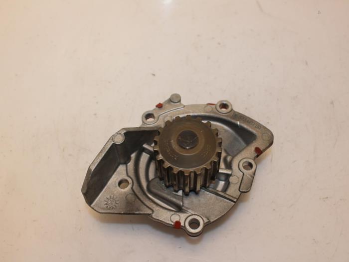 Gebruikte Waterpomp Ford Kuga II (DM2) 2.0 TDCi 16V 163 4x4 Prijs € 54,00 Margeregeling aangeboden door Van Gils Automotive