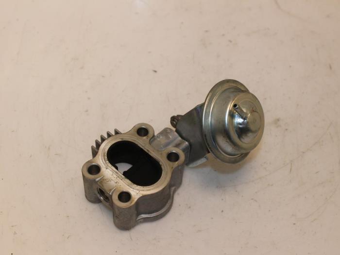 Gebruikte EGR Klep Toyota RAV4 (A3) 2.2 D-4D-F 16V 4x2 Prijs € 55,00 Margeregeling aangeboden door Van Gils Automotive