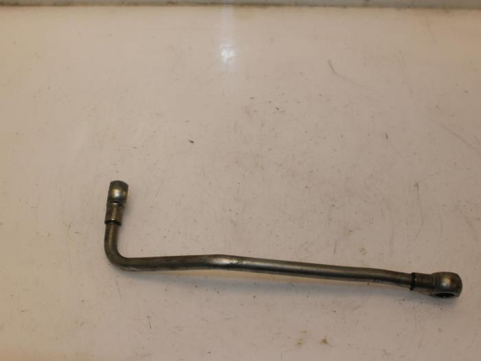 Gebruikte Oliedruk Leiding Toyota RAV4 (A3) 2.2 D-4D-F 16V 4x2 Prijs € 30,00 Margeregeling aangeboden door Van Gils Automotive