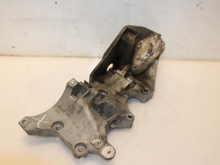 Diesel pump bracket Volkswagen Sharan O134071 - foto 1