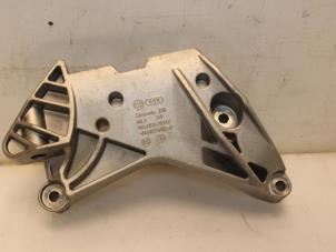 Gebruikte Motorrubber Volkswagen Golf VII (AUA) 2.0 R 4Motion 16V Prijs € 36,30 Inclusief btw aangeboden door Van Gils Automotive