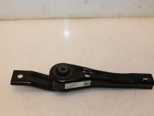 Gebruikte Versnellingsbak Steun Volkswagen Touran (5T1) 1.5 TSI Prijs € 36,30 Inclusief btw aangeboden door Van Gils Automotive