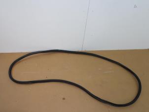 Gebruikte Deurrubber 4Deurs links-achter Volkswagen Touran (5T1) 1.5 TSI Prijs € 36,30 Inclusief btw aangeboden door Van Gils Automotive